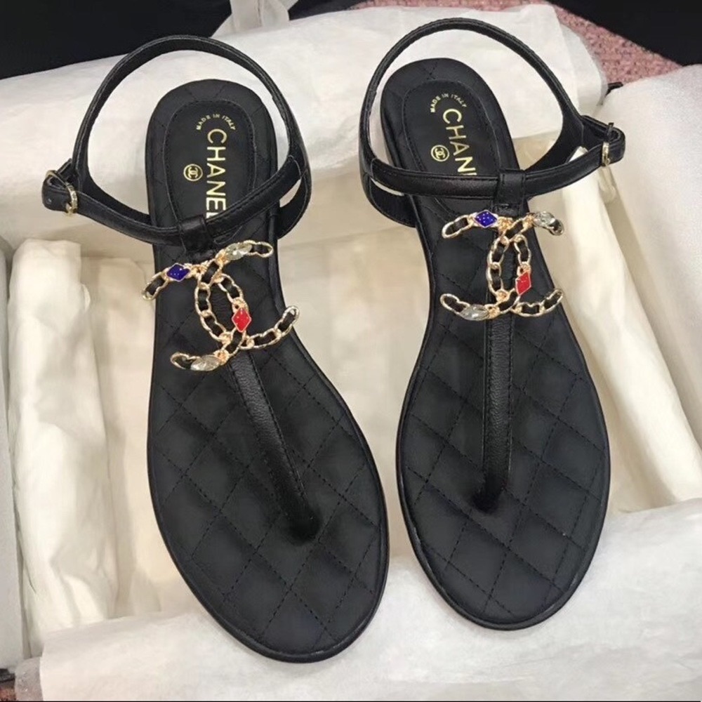 CHANEL - Vintage Style Quilted Double C Logo Ankle Strap Thong Sandal - Navy